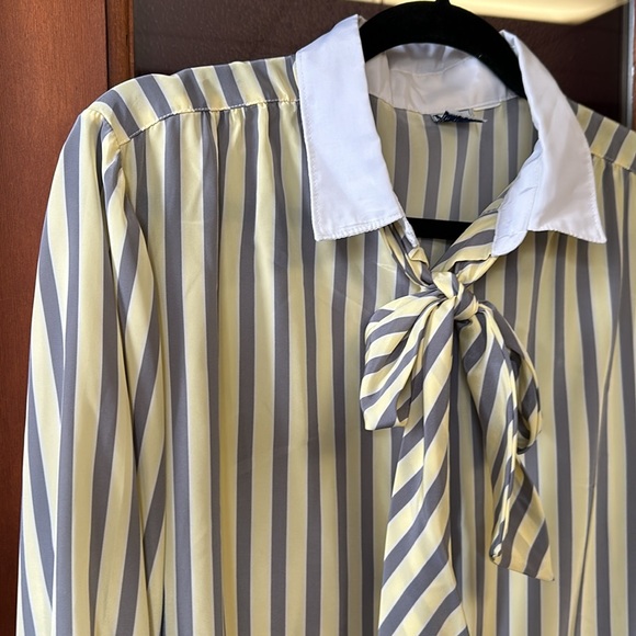 Vintage Ms RUSS striped button down blouse with neck tie - Picture 2 of 5